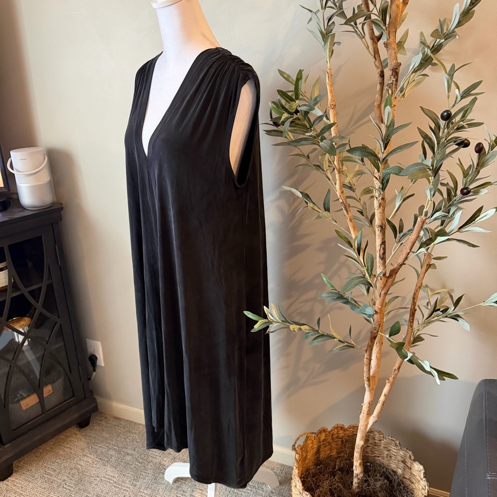 Anthropologie eri + ali Black Sleeveless Midi V-Neck Dress - Picture 5 of 10